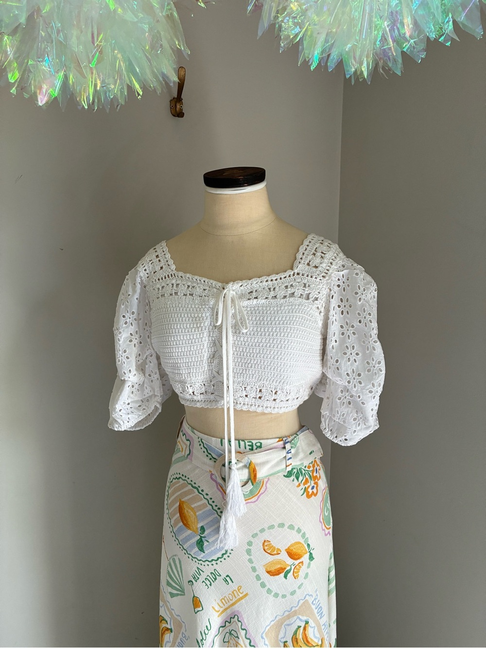 NEW 7th Avenue White Eyelet Peasant Blouse Crop Top Medium